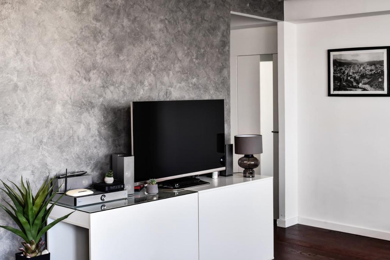 2 Bedroom Penthouse In City Center, Free Parking Сараево Экстерьер фото